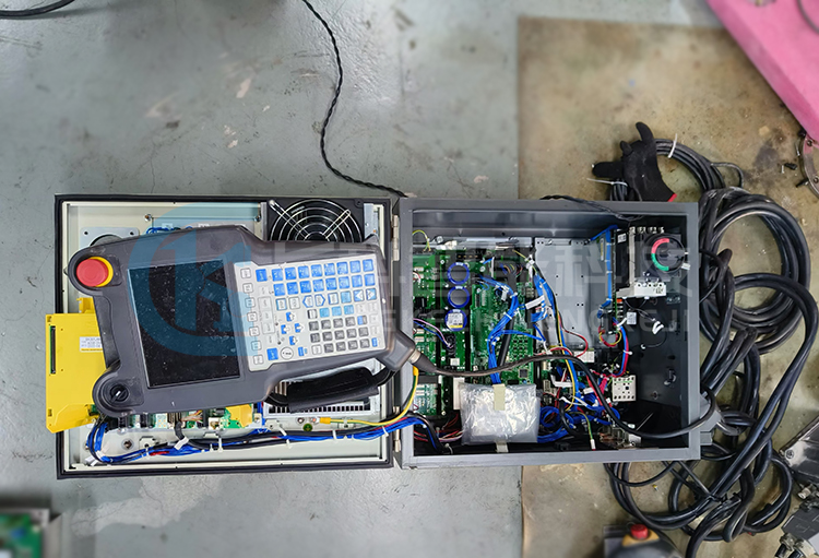 Repair the Fanuc robot LR Mate 200iD that has been submerged in water Repair the Fanuc robot LR Mate 200iD that has been submerged in water